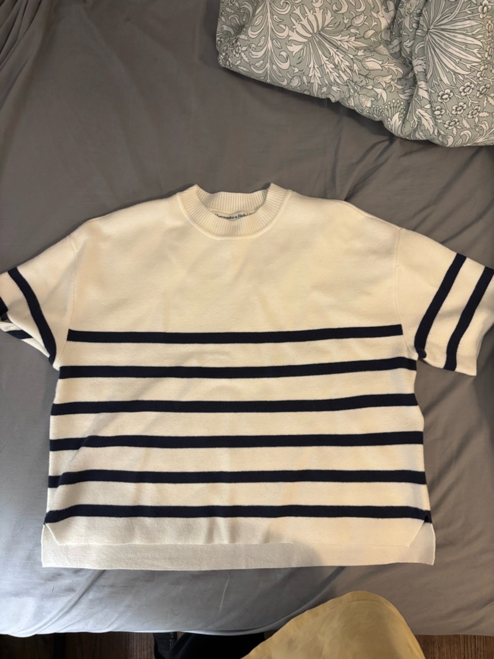 Abercrombie & Fitch Cream and Navy Striped Crewneck Sweater